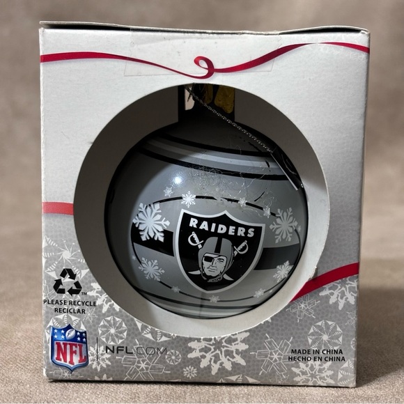 Raiders Double Sided Single Ball Christmas Ornament NFL Football - Picture 3 of 4